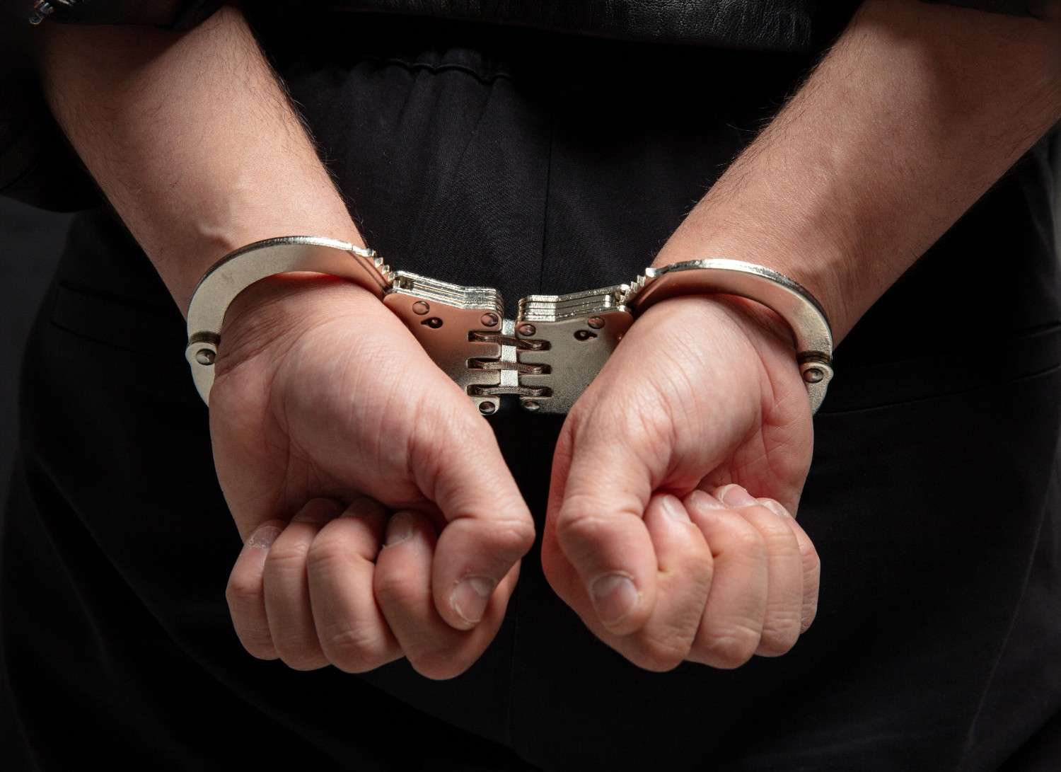 Visa holder arrested in handcuffs – immigration consequences of criminal charges in the United States