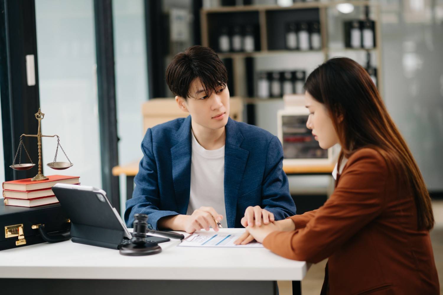 An employer consulting with an immigration expert about the PERM process, highlighting strategies to avoid delays and ensure compliance.